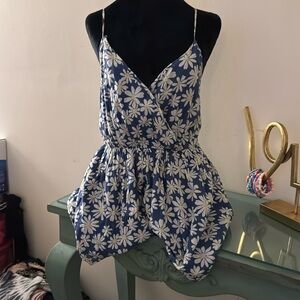 American Eagle Romper 
Size Medium 
NWT